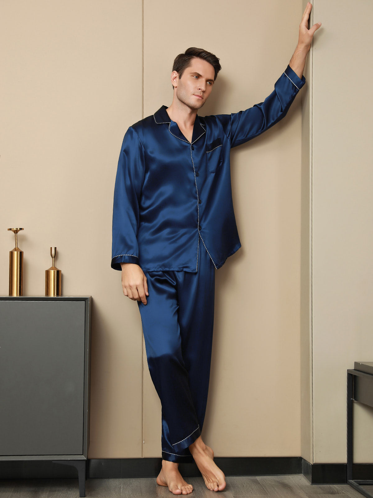 Luxurious Silk Men‘s Contrast Trim Pajamas