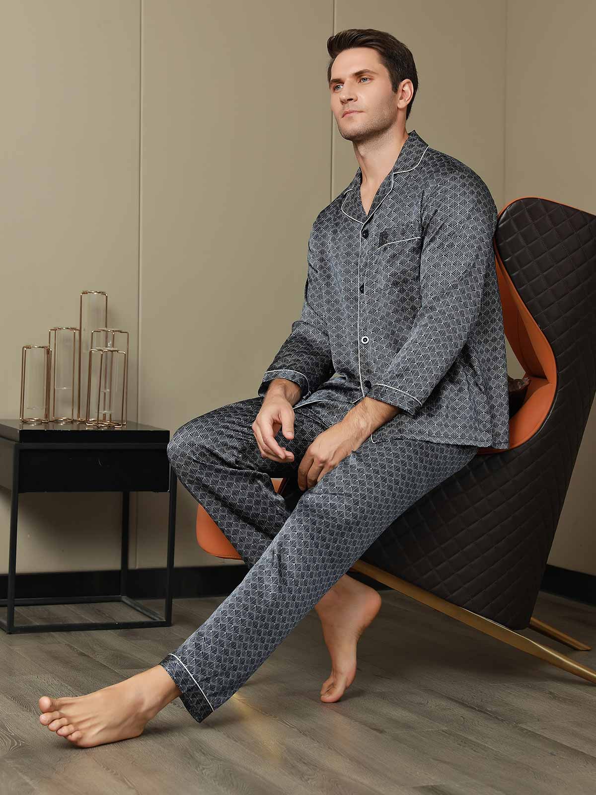 Luxurious Silk Men‘s Printed Pajama Set