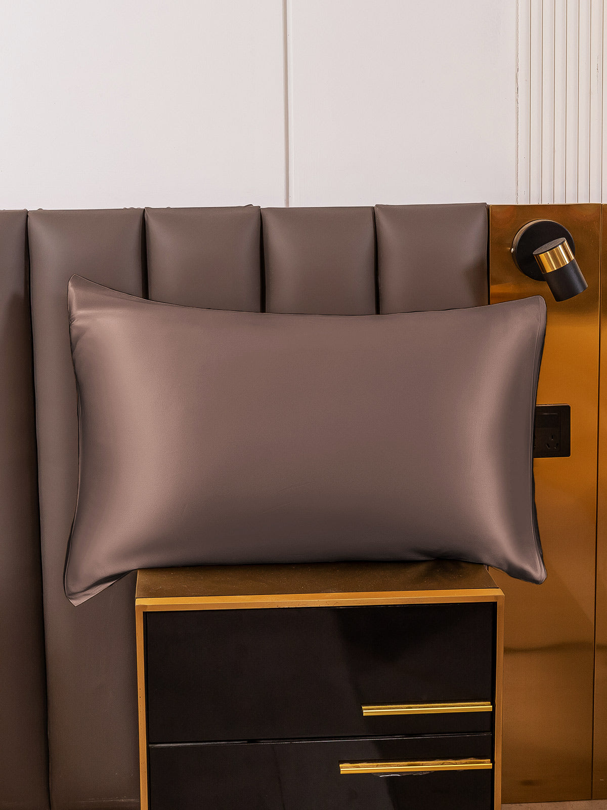 100% Mulberry Silk Pillowcase with Envelope Closure