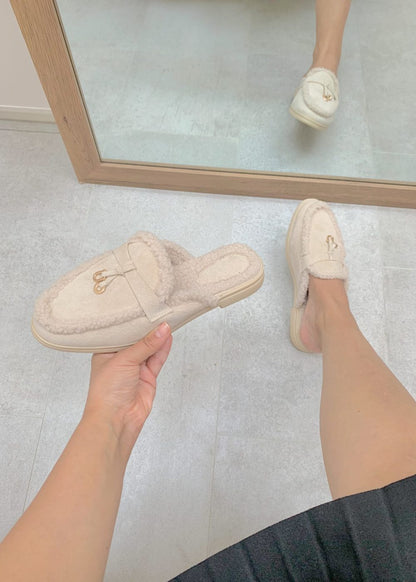 BelleVerve open teddy loafers met my charms detail in beige