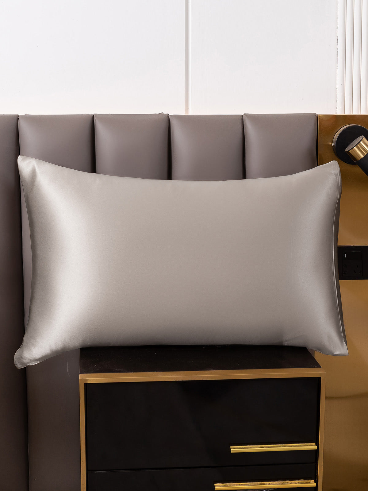 100% Mulberry Silk Pillowcase - Hidden Zipper